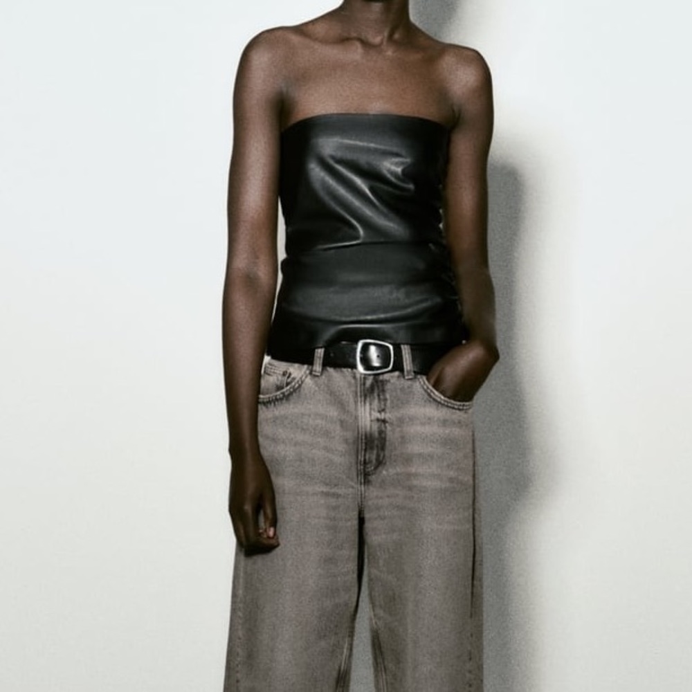 RUCHED LEATHER TOP